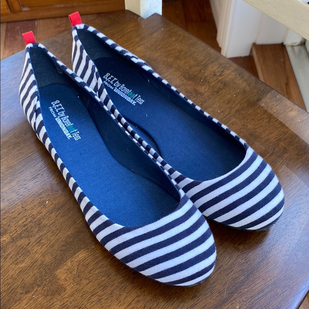 UNIONBAY Navy and White Striped Flats